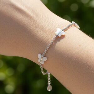 "Trendy Handmade Bracelet – A Stylish Gift for Women & Girls, MAR091203